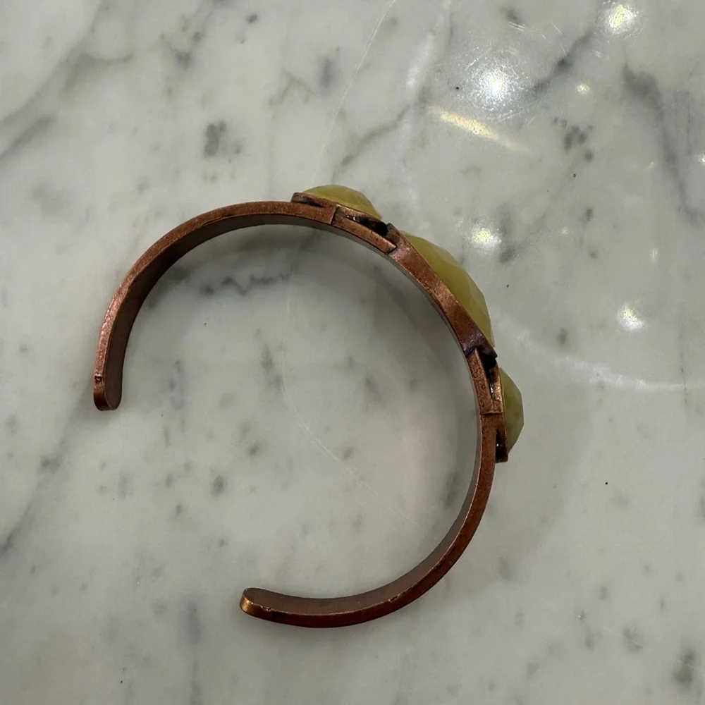 ❤️SOLD❤️ Copper Bracelet Cuff White Acrylic Cabochon Signed - Picture 8 of 8